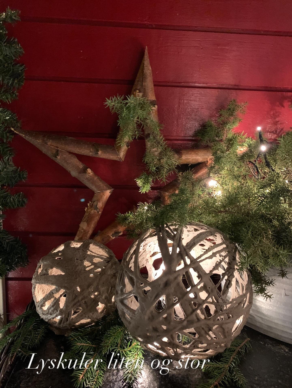 Stjerne i bjørketre med jutesnor