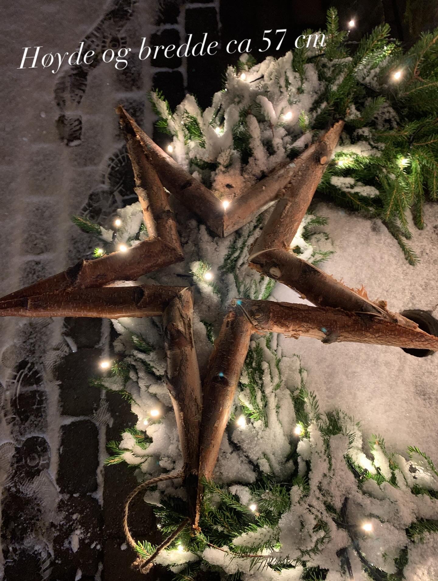 Stjerne i bjørketre med jutesnor